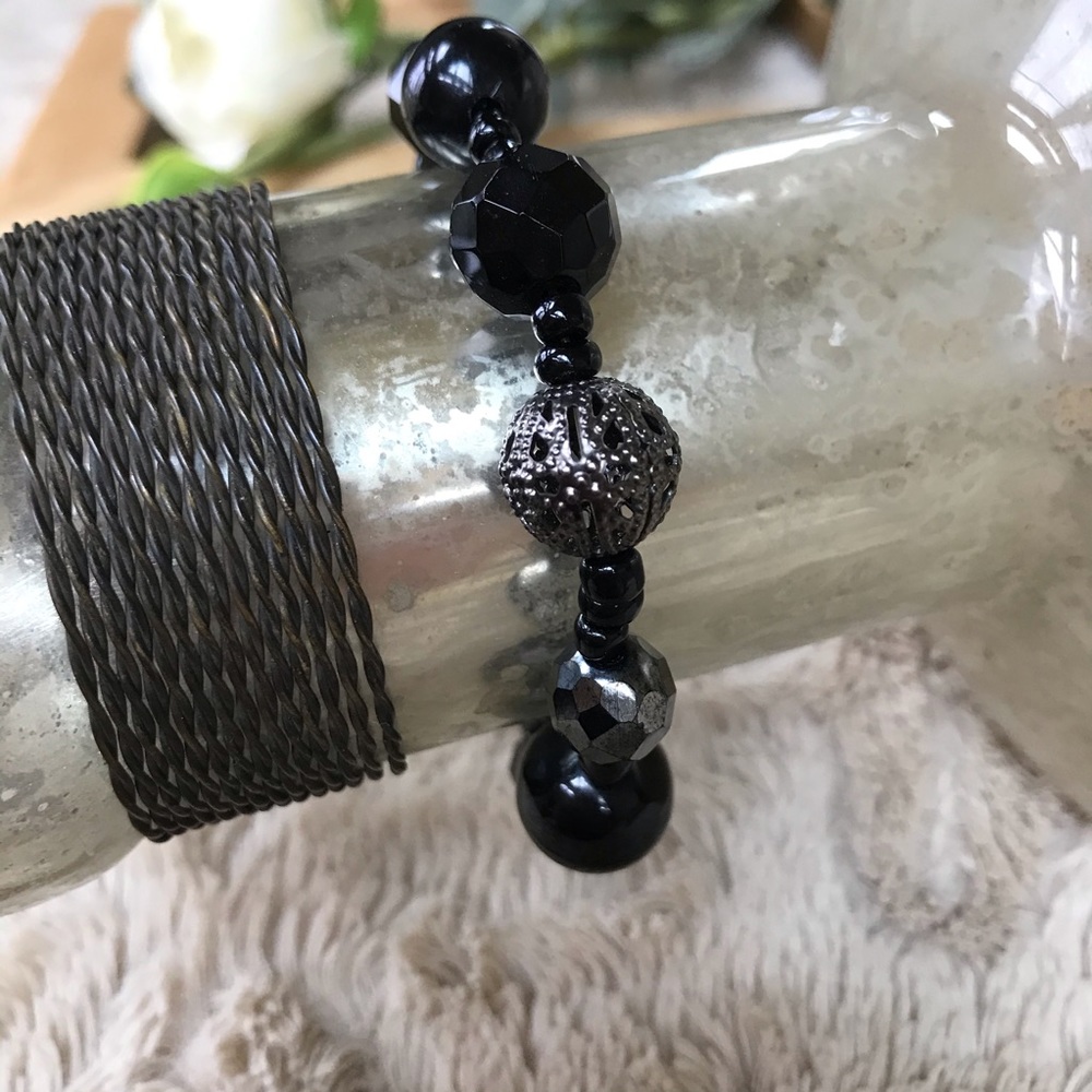 White house Black Market WHBM Stretch Bracelet